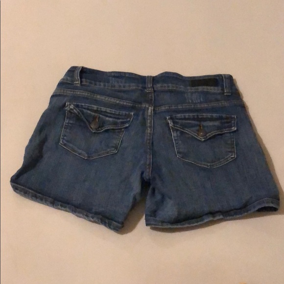 Cute! Sz 9 Celebrity Pink Jean Shorts - Picture 3 of 3